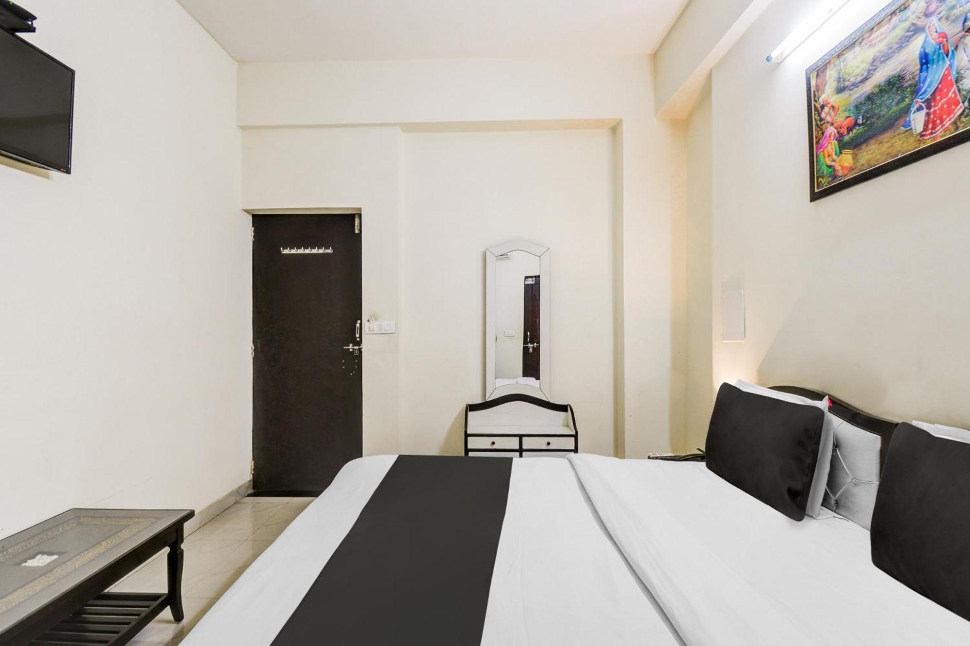 Hotel O Mahaveer Tower
